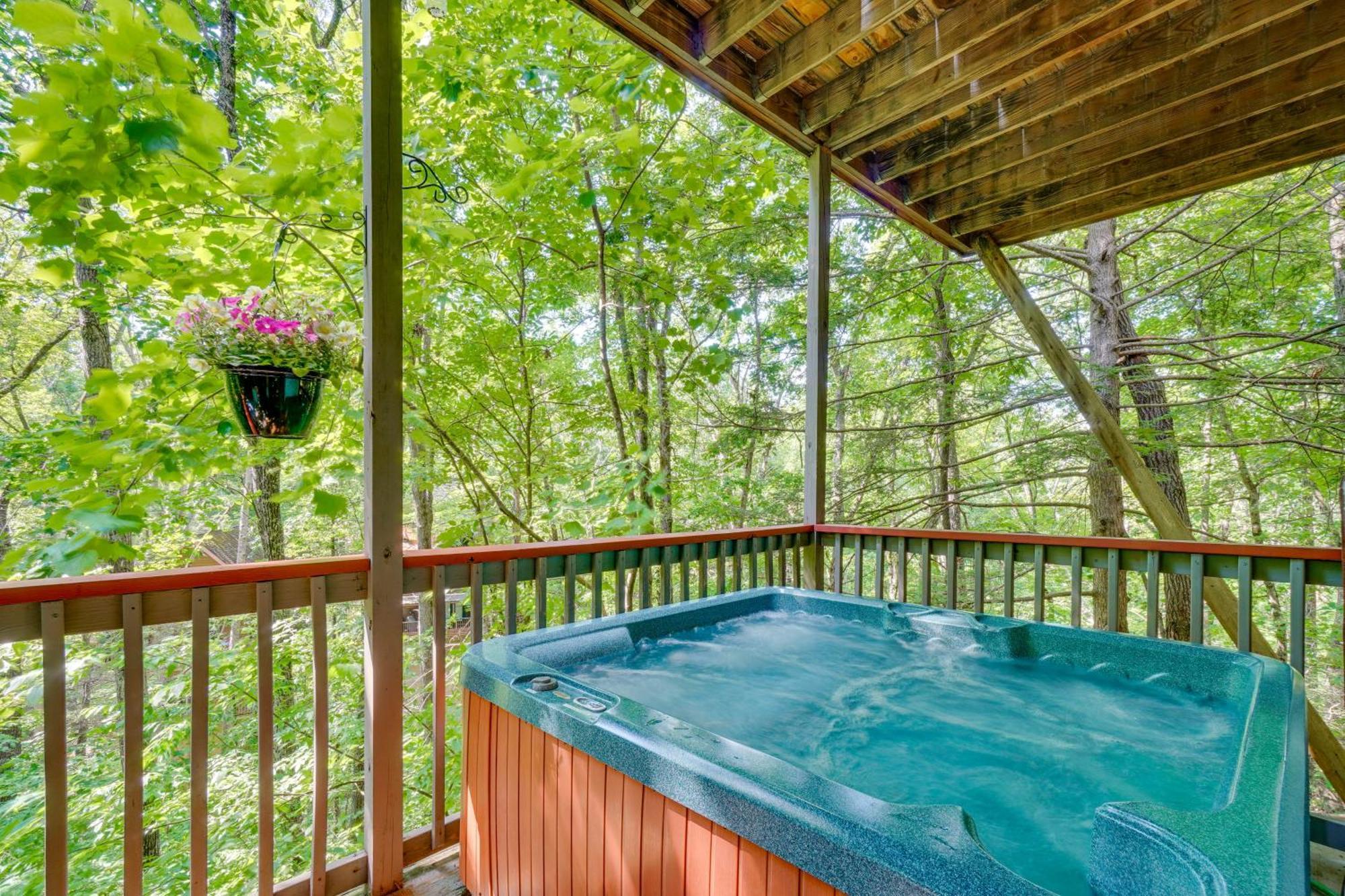 Smoky Mountain Cabin With Deck And Hot Tub! Pigeon Forge Ngoại thất bức ảnh